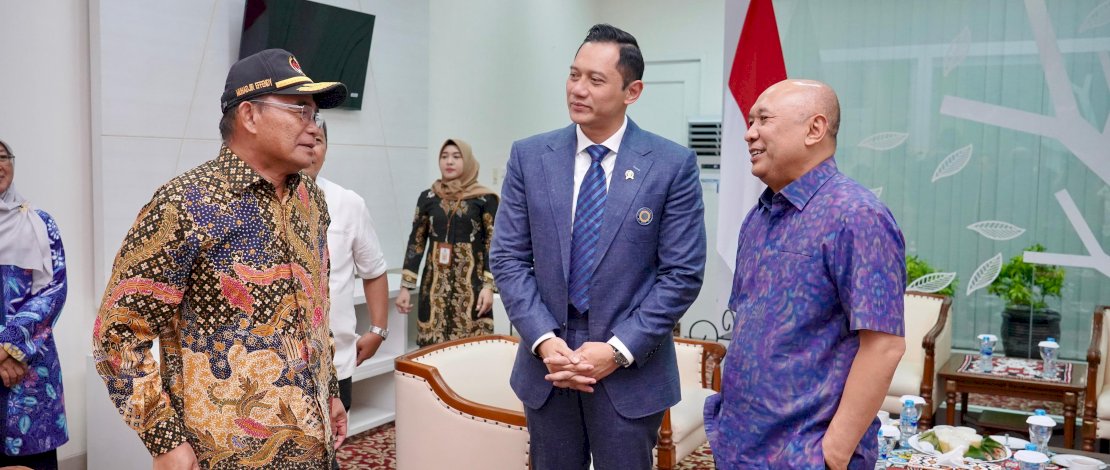 Menteri ATR/BPN AHY bersama Menko PMK Muhajir Effendy. (IST) Menteri ATR/BPN AHY bersama Menko PMK Muhajir Effendy. (IST)