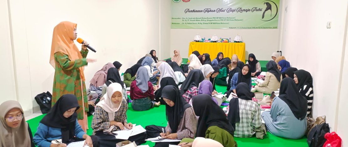 MUI Kota Makassar, Bidang Perempuan, Remaja dan Keluarga, menggelar pembinaan Fiqhun Nisa Bagi Remaja Putri.