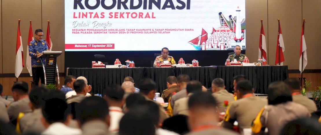 Rapat Koordinasi Lintas Sektoral Dalam Rangka Kesiapan Pengamanan Menjelang Tahap Kampanye dan Tahap Pemungutan Suara Pada Pilkada Serentak Tahun 2024, di Hotel Harper, Makassar, Selasa, 17 September 2024.
Rapat Koordinasi Lintas Sektoral Dalam Rangka Kesiapan Pengamanan Menjelang Tahap Kampanye dan Tahap Pemungutan Suara Pada Pilkada Serentak Tahun 2024, di Hotel Harper, Makassar, Selasa, 17 September 2024.