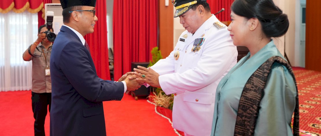 Penjabat Gubernur Provinsi Sulsel, Prof Zudan Arif Fakrulloh melantik Dr Abdul Hayat Gani sebagai Penjabat Wali Kota Parepare, menggantikan Akbar Ali yang sudah memimpin Parepare hampir setahun.
Penjabat Gubernur Provinsi Sulsel, Prof Zudan Arif Fakrulloh melantik Dr Abdul Hayat Gani sebagai Penjabat Wali Kota Parepare, menggantikan Akbar Ali yang sudah memimpin Parepare hampir setahun.