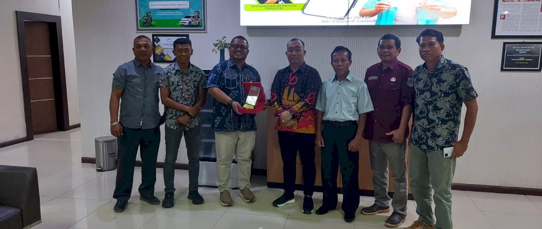 Badan Pendapatan Daerah (Bapenda) Kota Makassar menerima kunjungan dari  Bapenda Kota Palu.