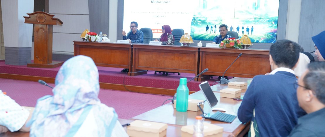 Sekretaris Daerah Provinsi Sulsel Jufri Rahman secara resmi membuka Temu Fungsional Pengelolaan Pengadaan Barang dan Jasa (PBJ) tahun 2024, yang dilaksanakan di ruang Command Center Kantor Gubernur Sulsel, Jum'at, 20 September 2024.