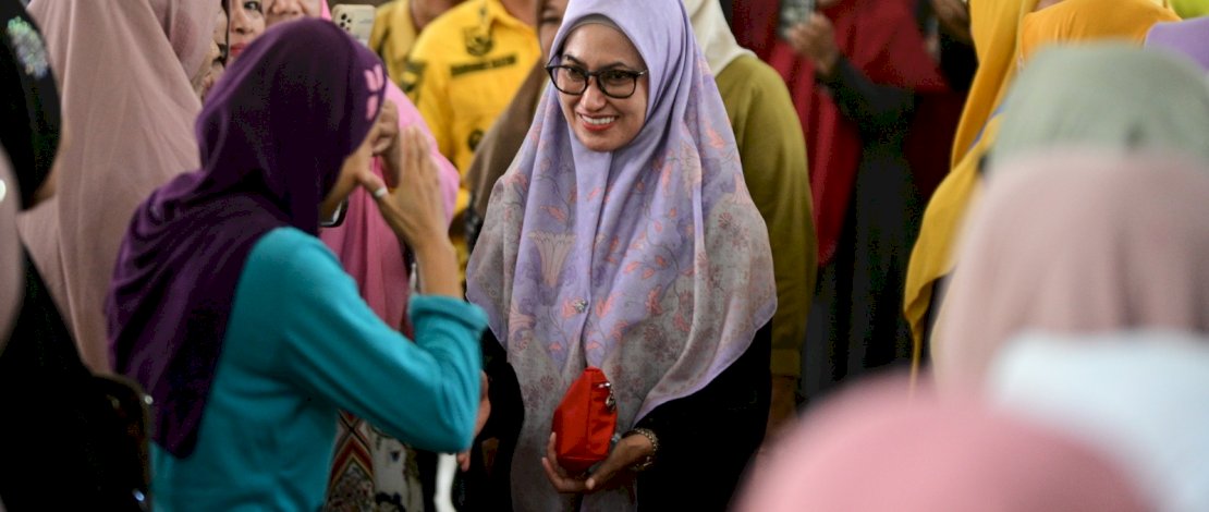 Bupati Luwu Utara Indah Putri Indriani, saat menghadiri peringatan Maulid Nabi di Kecamatan Sabbang, Jumat, 20 September 2024. Bupati Luwu Utara Indah Putri Indriani, saat menghadiri peringatan Maulid Nabi di Kecamatan Sabbang, Jumat, 20 September 2024.