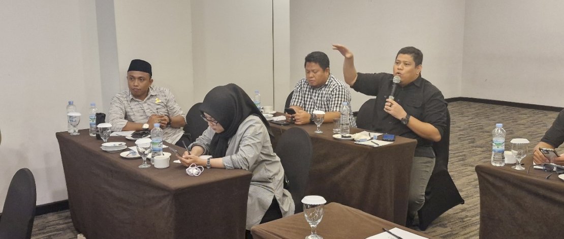 Komisioner Bawaslu Kota Makassar menghadiri Rapat Koordinasi Pembatasan Pengeluaran Dana Kampanye pada Pemilihan Wali Kota dan Wakil Wali Kota Makassar Tahun 2024, Minggu, 22 September 2024.
Komisioner Bawaslu Kota Makassar menghadiri Rapat Koordinasi Pembatasan Pengeluaran Dana Kampanye pada Pemilihan Wali Kota dan Wakil Wali Kota Makassar Tahun 2024, Minggu, 22 September 2024.