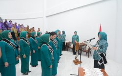 Indira Yusuf Ismail Kukuhkan 14 Ketua Pembina Posyandu Kecamatan Se-Kota Makassar