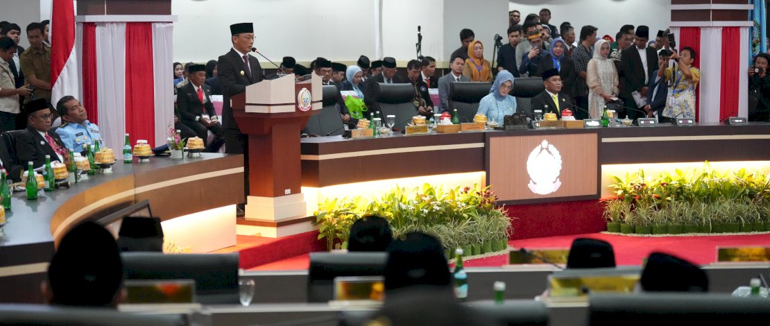 Penjabat Gubernur Sulsel, Prof Zudan Arif Fakrulloh, menghadiri pelantikan Anggota DPRD Sulsel Periode 2024 - 2029, di Gedung DPRD Sulsel, Selasa, 24 September 2024.
Penjabat Gubernur Sulsel, Prof Zudan Arif Fakrulloh, menghadiri pelantikan Anggota DPRD Sulsel Periode 2024 - 2029, di Gedung DPRD Sulsel, Selasa, 24 September 2024.