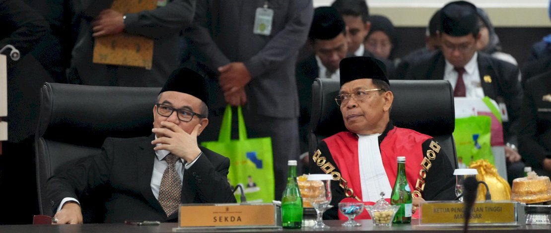 Sekretaris Daerah Provinsi Sulsel, Jufri Rahman, turut menghadiri Pelantikan Anggota DPRD Sulsel Periode 2024 - 2029, di Gedung DPRD Sulsel, Selasa, 24 September 2024. Sekretaris Daerah Provinsi Sulsel, Jufri Rahman, turut menghadiri Pelantikan Anggota DPRD Sulsel Periode 2024 - 2029, di Gedung DPRD Sulsel, Selasa, 24 September 2024.