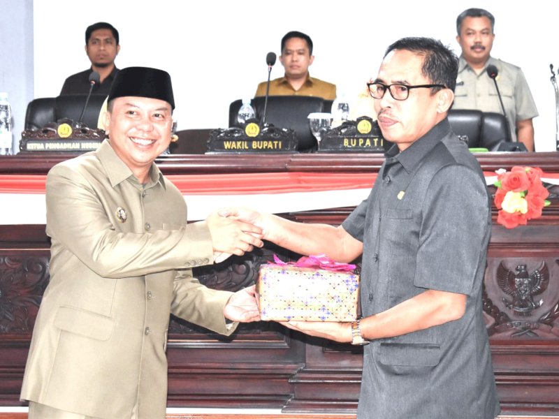 Bupati Basli Ali Serahkan Ranperda APBD Tahun Anggaran 2025 ke DPRD Kepulauan Selayar