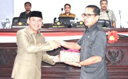 Bupati Basli Ali Serahkan Ranperda APBD Tahun Anggaran 2025 ke DPRD Kepulauan Selayar