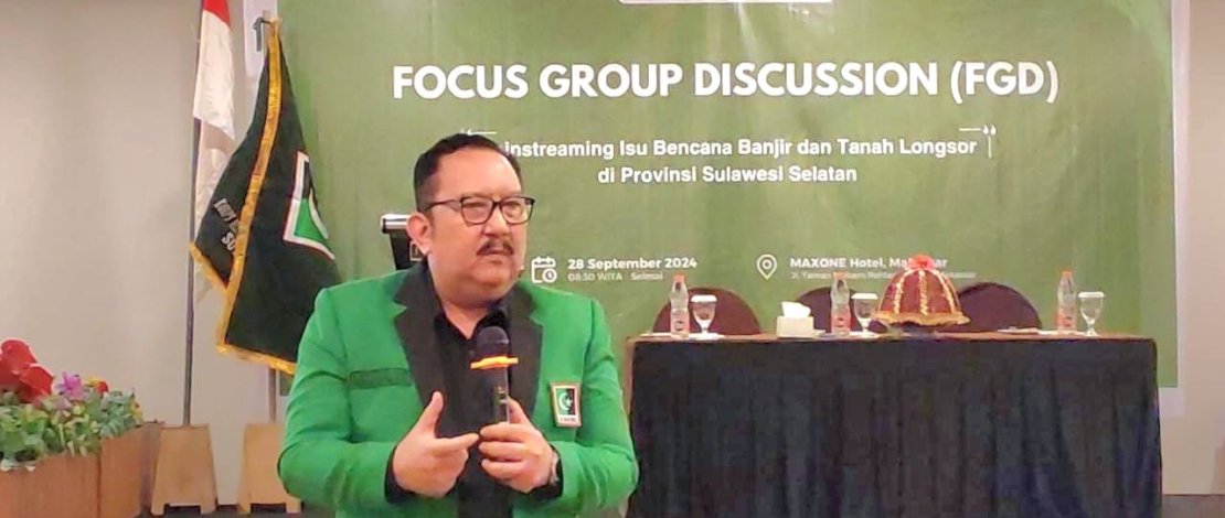 Koordinator Presidium Majelis Wilayah KAHMI Sulsel, Ni'matullah, pada FGD dengan topik Mainstreaming Isu Banjir dan Tanah Longsor di Sulsel, yang dilaksanakan di Hotel MaxOne Makassar, Sabtu, 28 September 2024.

