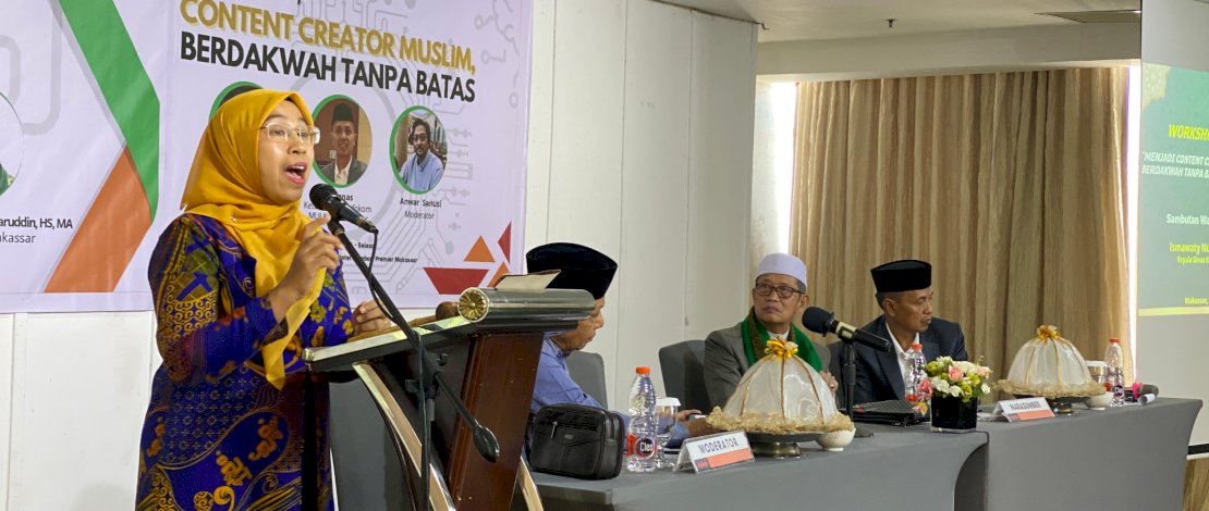 Plt Kepala Dinas Komunikasi dan Informatika (Diskominfo) Kota Makassar, Ismawaty Nur, secara resmi membuka acara Workshop Content Creator Muslim bertema Berdakwah Tanpa Batas, yang digelar di Hotel Karebosi Premier pada Sabtu, 28 September 2024.
