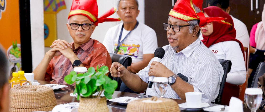 Tim Panselnas yang dipimpin oleh Ronny Loppies, Focal Point Ambon Creative City of Music UNESCO, bersama Ananto Kusuma Seta, Koordinator Nasional Education for Sustainable Development (ESD) Komisi Nasional Indonesia untuk UNESCO (KNIU), serta Tim Kemenparekraf Diah Nurlianingsih dan Adityo Susetyo, datang untuk menilai dan mengeksplorasi potensi yang dimiliki oleh Makassar.