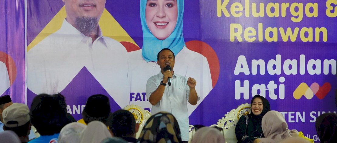 Calon Gubernur Sulawesi Selatan nomor urut 2, Andi Sudirman Sulaiman meresmikan Posko Pemenangan Keluarga dan Relawan Andalan Hati Kabupaten Sinjai di Jalan Persatuan Raya, Kelurahan Balangnipa, Kecamatan Sinjai Utara, Kabupaten Sinjai, Minggu, 29 September 2024. 

