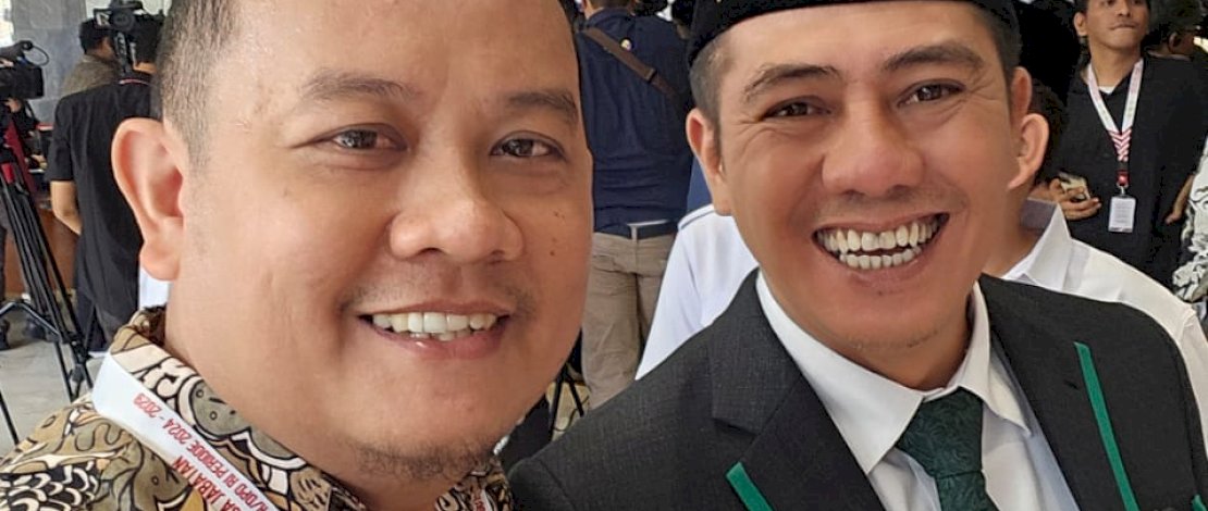 Direktur Bukamatanews.id Muh Taufik bersama Deng Ical, sesaat sebelum pelantikan Anggota DPR RI, Selasa, 1 Oktober 2024. Direktur Bukamatanews.id Muh Taufik bersama Deng Ical, sesaat sebelum pelantikan Anggota DPR RI, Selasa, 1 Oktober 2024.