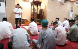 Safari Subuh, Pjs Wali Kota Makassar Ajak Jamaah Berpilkada dengan Bijak