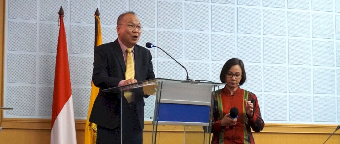 Wakil Presiden PBB untuk Asia, Prof Wing Thye Woo saat kuliah umum di Ruang Senat Gedung Rektorat Unhas. (IST)