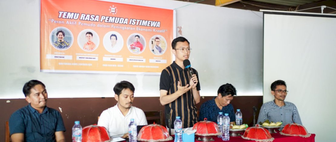 Himpunan Manajemen dan IKA Manajemen Universitas Muhammadiyah menggelar kegiatan diskusi publik bertajuk Temu Rasa Pemuda Istimewa di Warkop Bundu, Jalan Hertasning, Kota Makassar, Kamis, 3 Oktober 2024. Himpunan Manajemen dan IKA Manajemen Universitas Muhammadiyah menggelar kegiatan diskusi publik bertajuk Temu Rasa Pemuda Istimewa di Warkop Bundu, Jalan Hertasning, Kota Makassar, Kamis, 3 Oktober 2024.