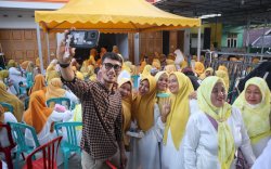 Ratusan Perempuan MAJU Deklarasikan Dukungan untuk Fauzi-Adjie di Pilkada Luwu Utara