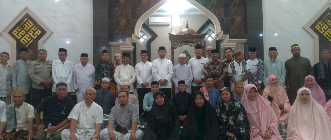 Pjs Wali Kota Arwin Azis Ajak Jemaah Masjid Darussalam Bijak Berpilkada dan Ikut Sabtu Bersih