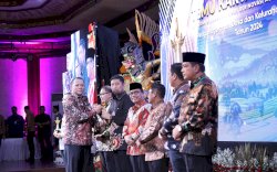 Apresiasi Kontribusi Kepala Daerah dalam Ajang Lomba Kelurahan, Kemendagri Beri Penghargaan Pjs Wali Kota Makassar