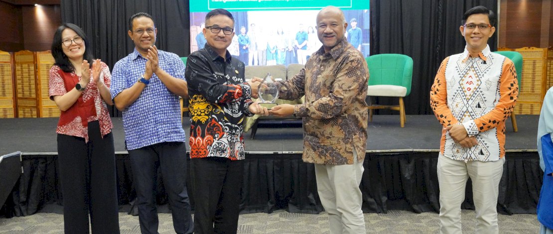 Sekretaris Daerah Provinsi Sulawesi Selatan Jufri Rahman menghadiri peluncuran Perhimpunan Filantropi Indonesia (PFI) Chapter Makassar, di Wisma Kalla, Kamis, 10 Oktober 2024.

