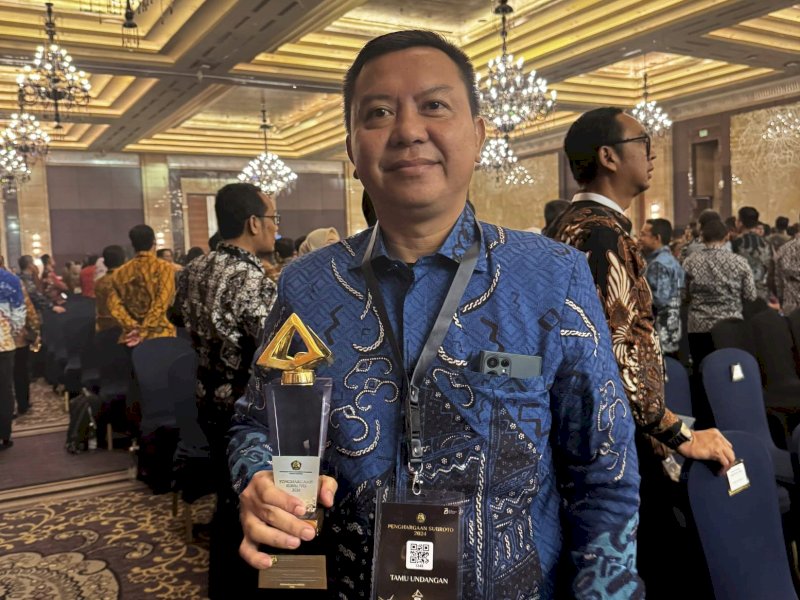 PLTS Desa Polassi Terkelola Sangat Baik, Bupati Basli Ali Terima Penghargaan Subroto 2024