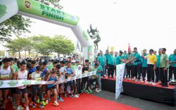 Pjs Wali Kota Makassar Arwin Azis Melepas dan Menyemarakkan GAS Run di Pekan Keselamatan Jalan 2024