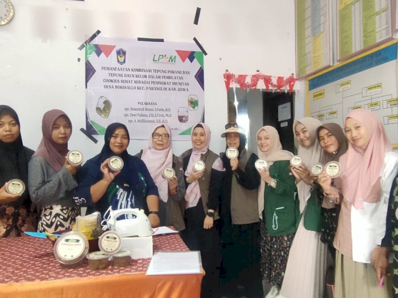 Tim Dosen Pengabdian LPKM UMI Ajarkan Warga Desa Borisallo Buat Cookies untuk Tingkatkan Imunitas