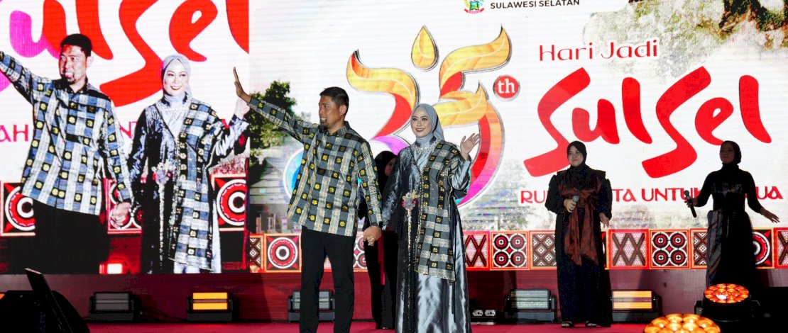 Pjs Wali Kota Makassar Meriahkan Fashion Show di HUT Sulsel ke-355
