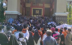 Ribuan Tenaga Honorer Gelar Aksi Protes Rekrutmen PPPK, Pemkab Bone Hanya Prioritaskan Damkar dan Nakes