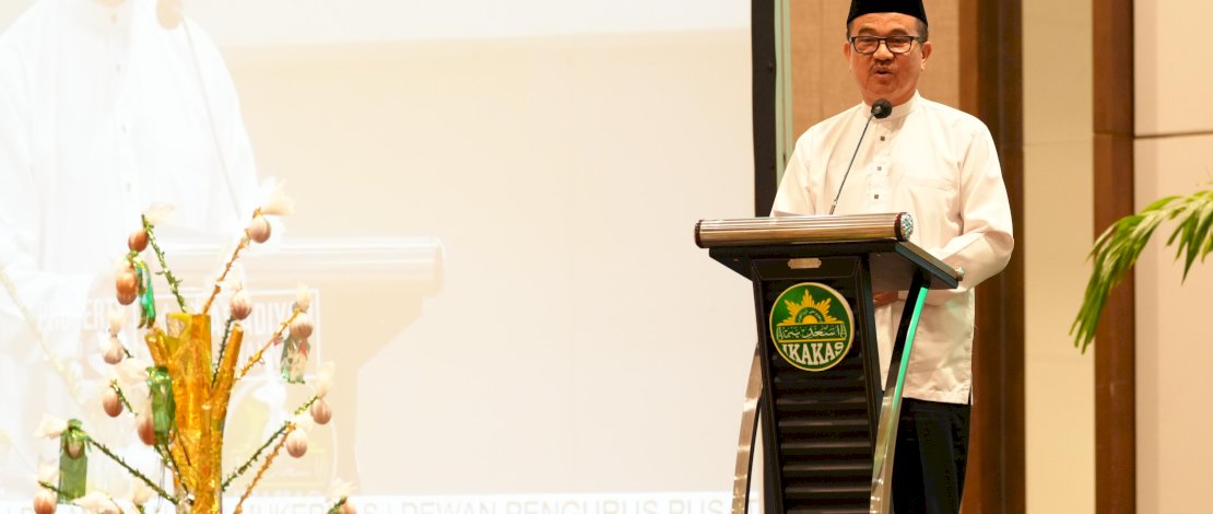 Sekretaris Daerah Provinsi Sulawesi Selatan Jufri Rahman menghadiri Pelantikan dan Musyawarah Kerja Nasional (Mukernas) Dewan Pengurus Pusat Ikatan Alumni dan Keluarga As'adiyah (Ikakas) Periode 2024-2029, di Hotel Grand Claro, Makassar, Jumat malam, 18 Oktober 2024.
