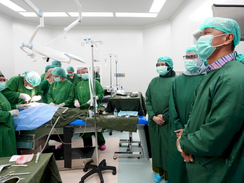 24 Penderita Katarak Jalani Operasi Gratis di RSUD Haji Makassar