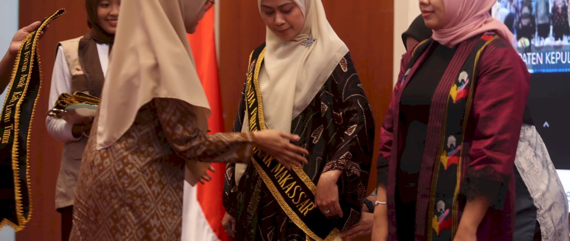 Andi Tenri Anna Dikukuhkan sebagai Bunda Forum Anak Daerah Makassar 2024-2025 