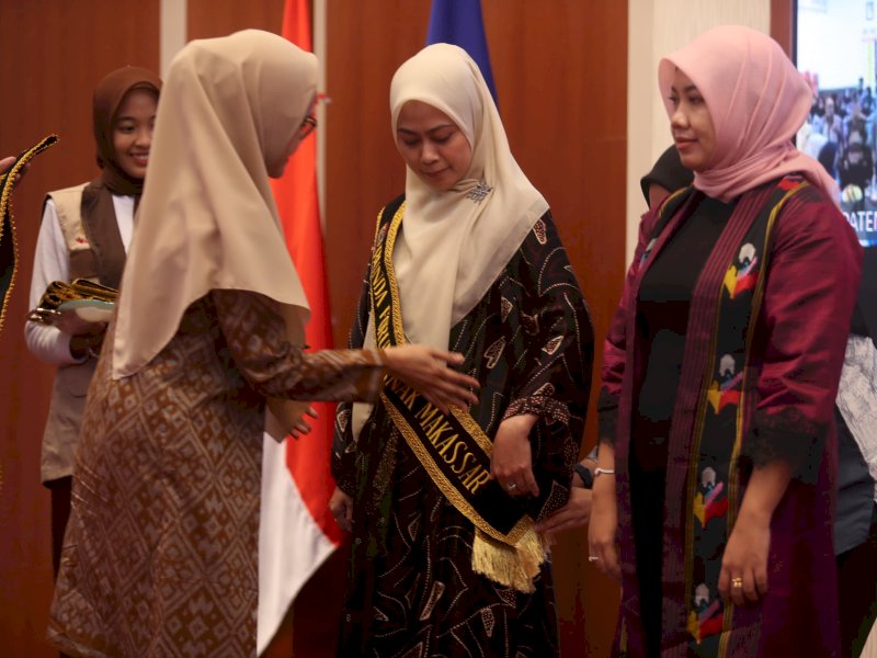 Andi Tenri Anna Dikukuhkan sebagai Bunda Forum Anak Daerah Makassar 2024-2025 