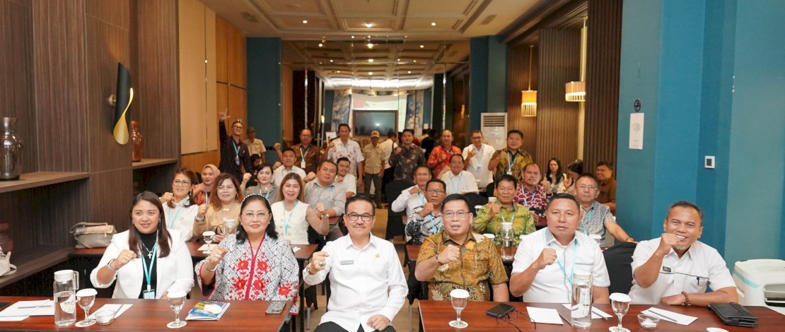 Sekretaris Daerah Provinsi Sulsel, Jufri Rahman, menjadi narasumber dalam orientasi Anggota DPRD Kabupaten Minahasa Utara, Sulawesi Utara periode 2024-2029, di Hotel Mercure, Makassar, Rabu, 23 Oktober 2024.

