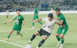 Duel Sengit Persebaya vs PSM Berakhir Imbang 1-1, Persebaya Sementara Puncaki Klasemen