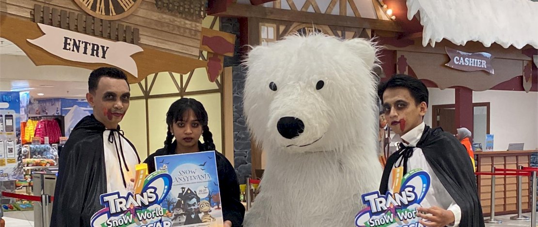 Euforia Halloween di Trans Snow World Makassar: Seru-Seruan dengan Konsep "Snow Transylvania"