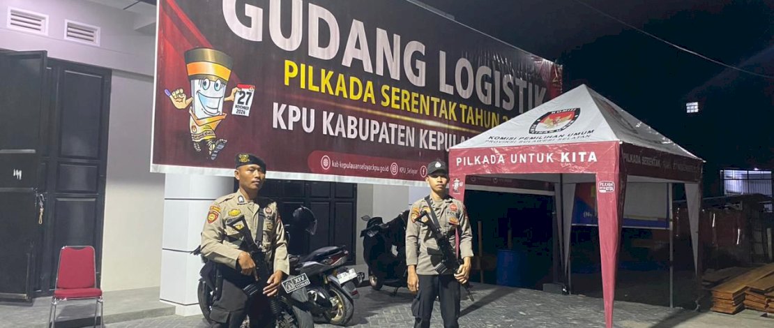 Polres Kepulauan Selayar mengerahkan tiga regu pengamanan untuk menjaga gudang logistik KPU sejak 1 Oktober 2024 lalu.