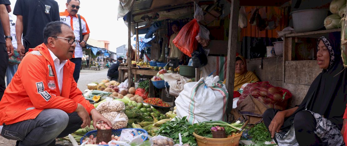 Miliki Visi Misi Sejaterahkan Petani dan Nelayan, Danny Turun Langsung ke TPI Lappa dan Pasar Sentral Sinjai Miliki Visi Misi Sejaterahkan Petani dan Nelayan, Danny Turun Langsung ke TPI Lappa dan Pasar Sentral Sinjai