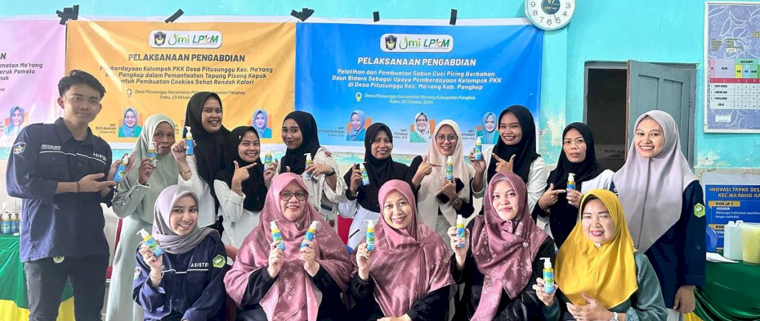 Dosen Fakultas Farmasi Universitas Muslim Indonesia (UMI) melatih warga Desa Pitusunggu, Kabupaten Pangkep, memproduksi sabun cuci piring berbahan daun bidara. Dosen Fakultas Farmasi Universitas Muslim Indonesia (UMI) melatih warga Desa Pitusunggu, Kabupaten Pangkep, memproduksi sabun cuci piring berbahan daun bidara.