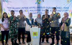 Pertama Kali Diterapkan di Luwu Utara, Bupati Indah Resmikan Listrik Desa dengan Teknologi SuperSUN 