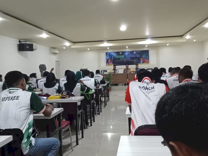 Diikuti 80 Peserta, Disdikpora Selayar Gelar Pelatihan Pelatih dan Wasit Voli