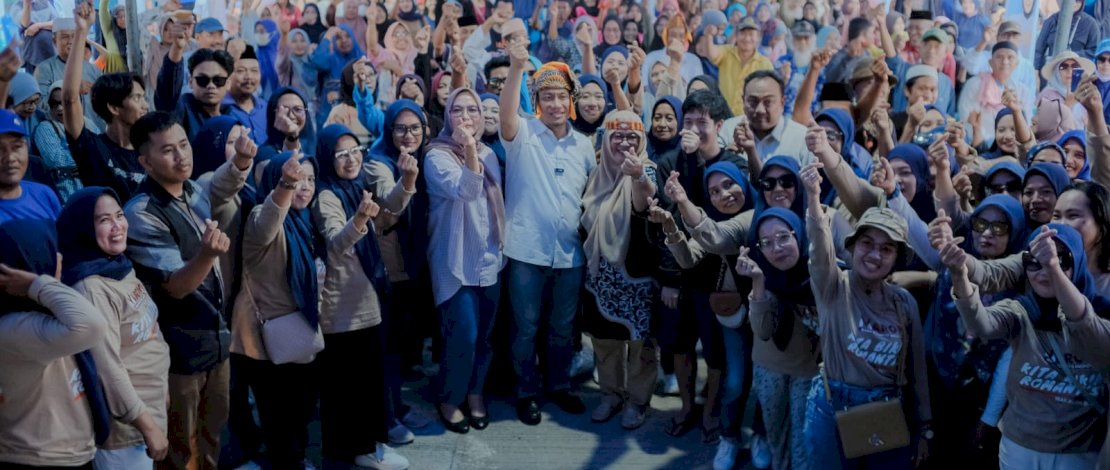 Relawan Irwan Bachri Syam - Puspawati Husler (Ibas) Puspa akan menggelar Nonton Bareng (Nobar) di posko induk tim pemenangan Ibas Puspa, dan di posko kecamatan, juga desa. Nobar masyarakat biasa ini dipastikan seru.
Relawan Irwan Bachri Syam - Puspawati Husler (Ibas) Puspa akan menggelar Nonton Bareng (Nobar) di posko induk tim pemenangan Ibas Puspa, dan di posko kecamatan, juga desa. Nobar masyarakat biasa ini dipastikan seru.