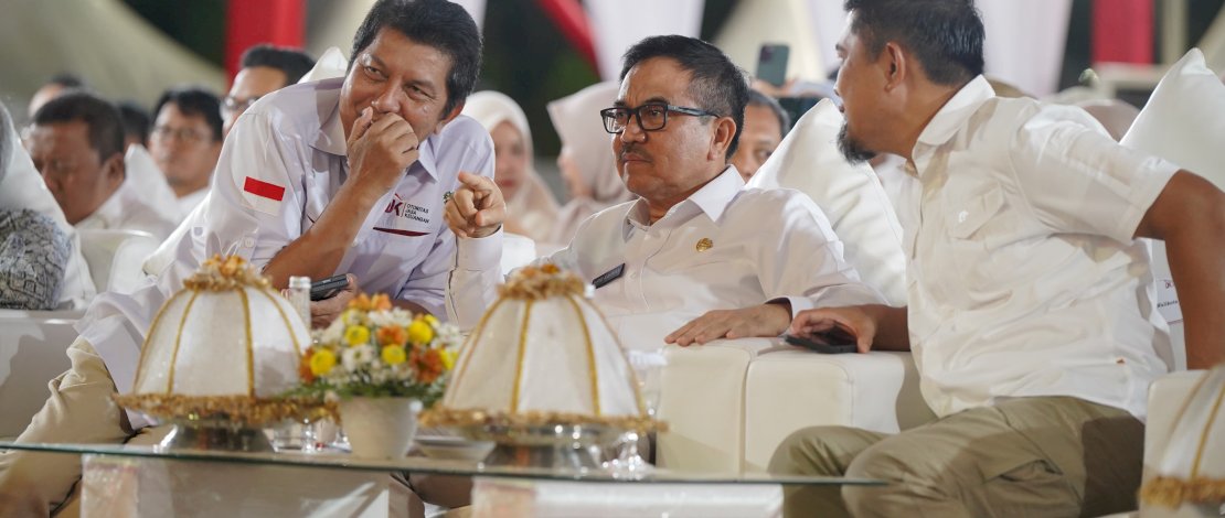 Sekretaris Daerah Provinsi Sulawesi Selatan Jufri Rahman membuka kegiatan puncak Bulan Inklusi Keuangan 2024 yang dirangkaikan dengan Finansial Expo (Fin Expo), di Anjungan Multilateral Naval Exercise Komodo (MNEK) di Kawasan Center Point of Indonesia (CPI), Makassar, Jumat malam, 25 Oktober 2024.

