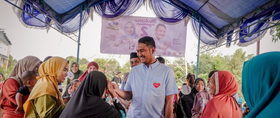 Calon Wali Kota Makassar nomor urut 2, Andi Seto Gadhista Asapa, melanjutkan kampanye dialogisnya di Jalan Adhyaksa Baru, Kelurahan Pandang, Kecamatan Panakkukang, Selasa, 29 Oktober 2024.