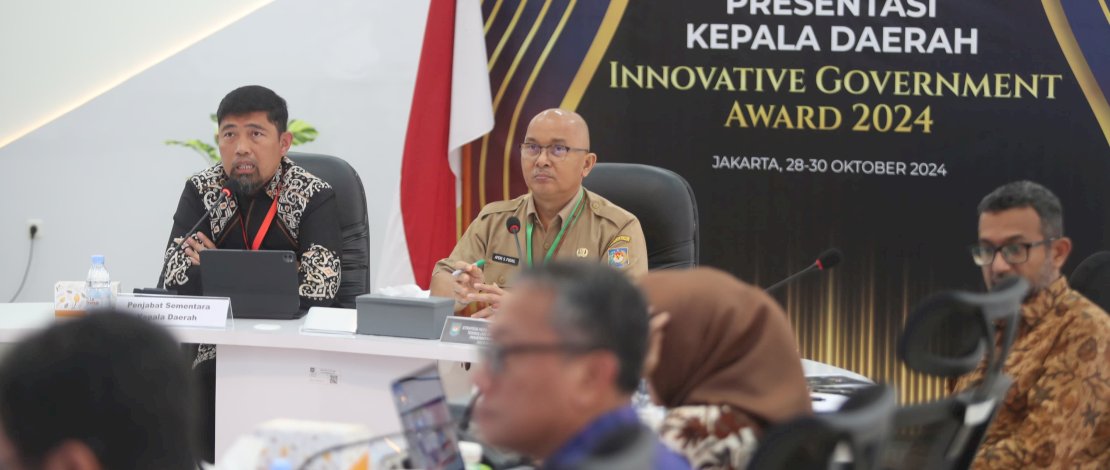 Pjs Wali Kota Makassar, Andi Arwin Azis, memperkenalkan dua inovasi dari Kota Makassar dalam rangkaian penilaian Innovative Government Award (IGA) Tahun 2024.