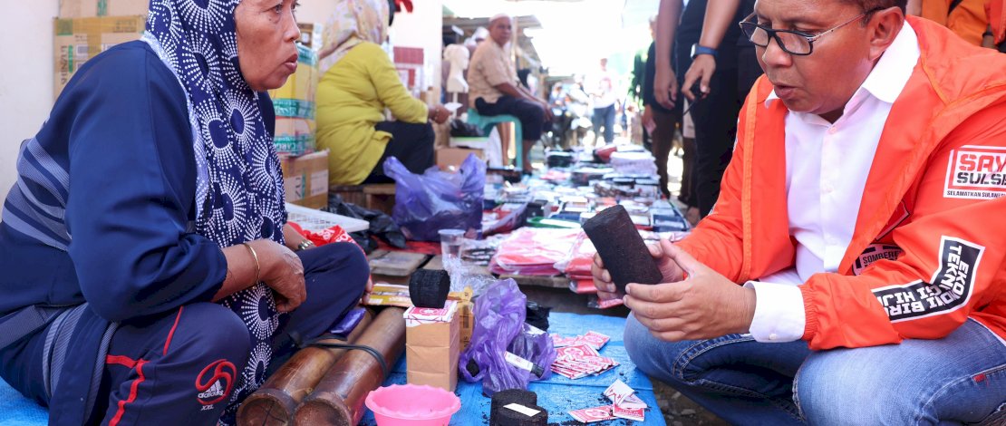 Pedagang Pasar Suli Dukung Penuh Visi Misi DIA Selamatkan Nelayan Pedagang Pasar Suli Dukung Penuh Visi Misi DIA Selamatkan Nelayan