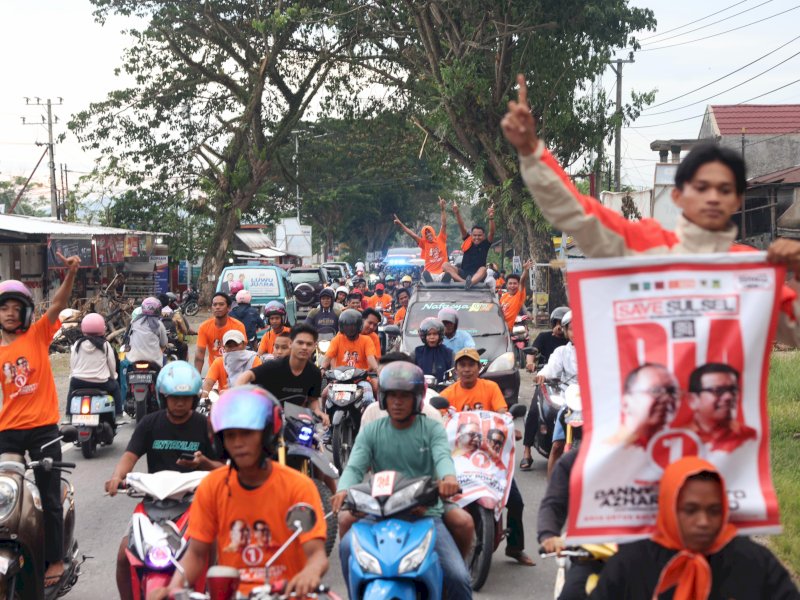 Diarak Ratusan Warga Lamasi Tegaskan Ikatan Emosional Dengan Cagub Danny Pomanto 