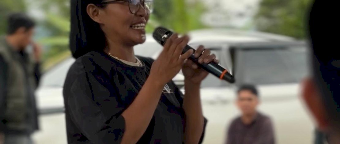 Tokoh perempuan Desa Buangin, Rusni, mengapresiasi apa yang sudah Muhammad Fauzi lakukan untuk Luwu Utara. Tokoh perempuan Desa Buangin, Rusni, mengapresiasi apa yang sudah Muhammad Fauzi lakukan untuk Luwu Utara.