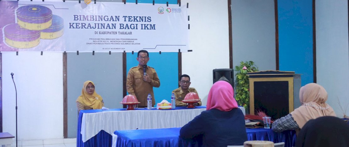 Dinas Perindustrian dan Perdagangan melaksanakan Bimbingan Teknis (Bimtek) kerajinan anyaman serat lontara. Dinas Perindustrian dan Perdagangan melaksanakan Bimbingan Teknis (Bimtek) kerajinan anyaman serat lontara.